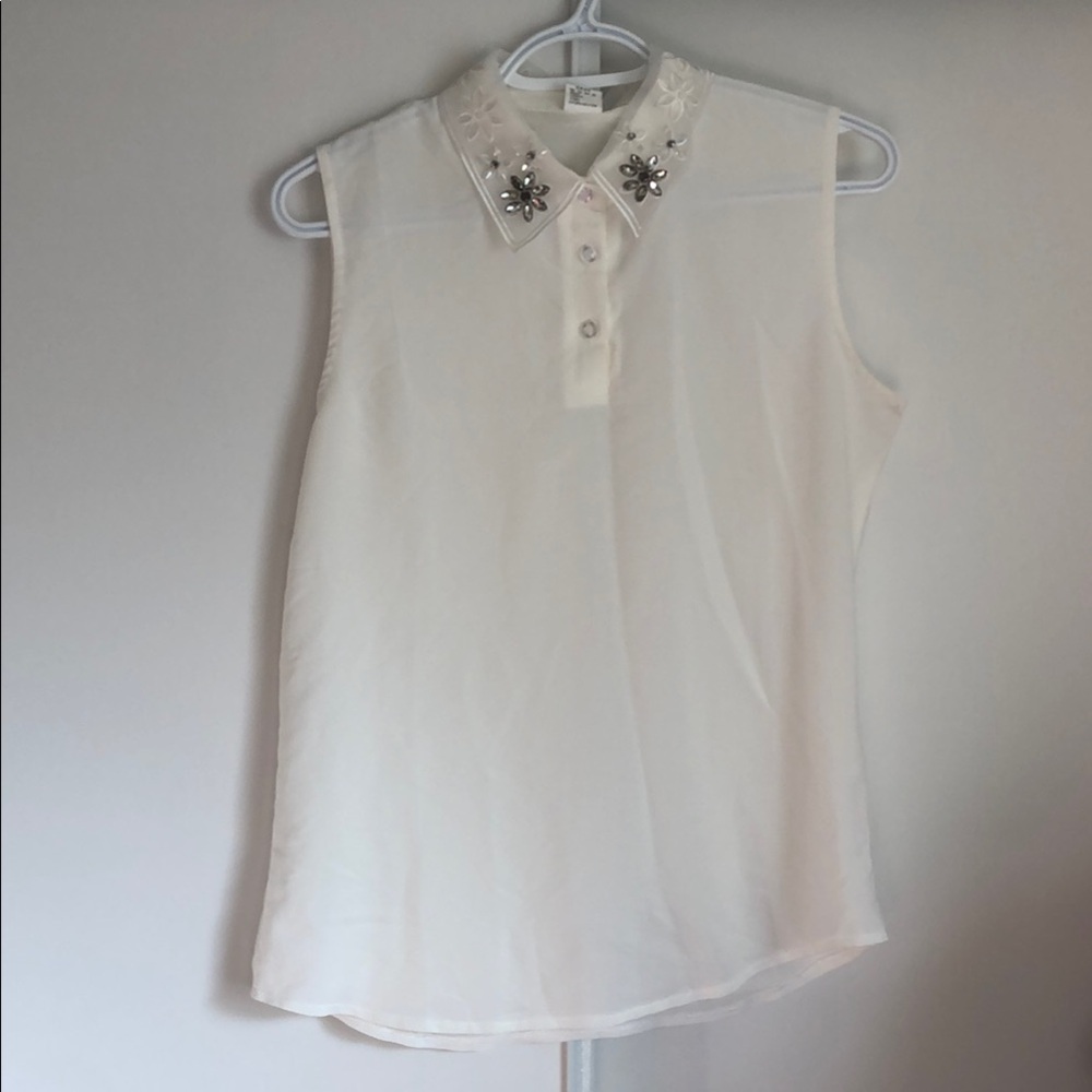 Sleeveless Embellished Collar White Blouse